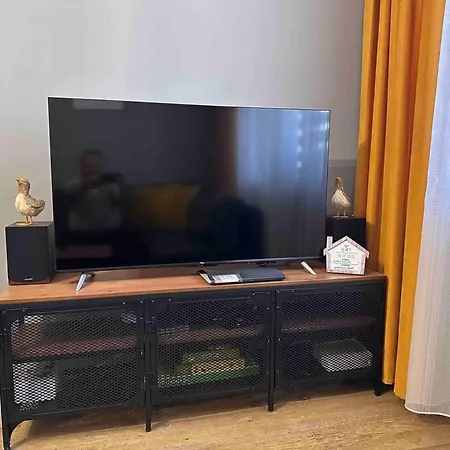 Spacious 2Br Apartment,Balcony, Self Check In ザブジェ