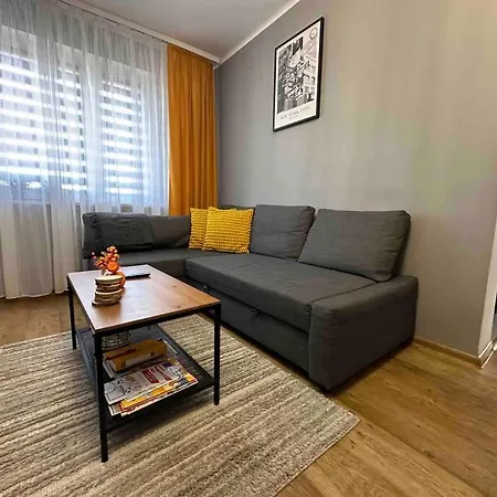 Spacious 2br Apartment,balcony, Self Check In * זברזה