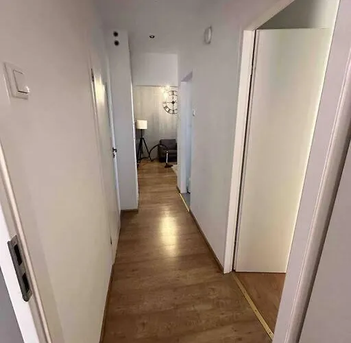 Spacious 2br Apartment,balcony, Self Check In * זברזה