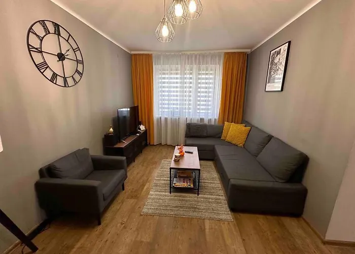Spacious 2br Apartment,balcony, Self Check In דירה *
