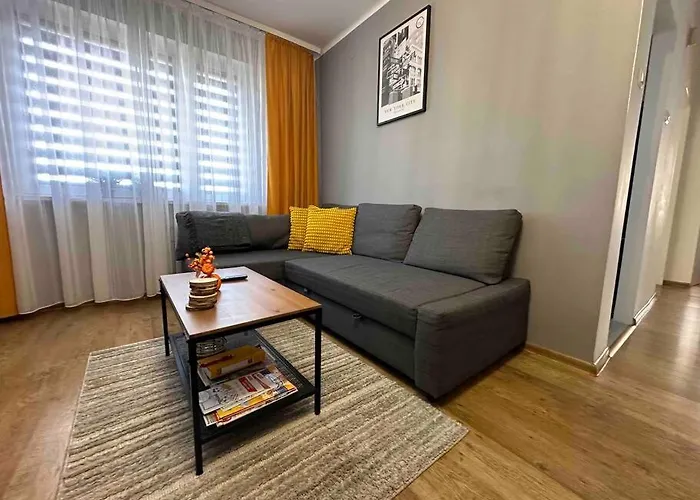 Spacious 2br Apartment,balcony, Self Check In * זברזה